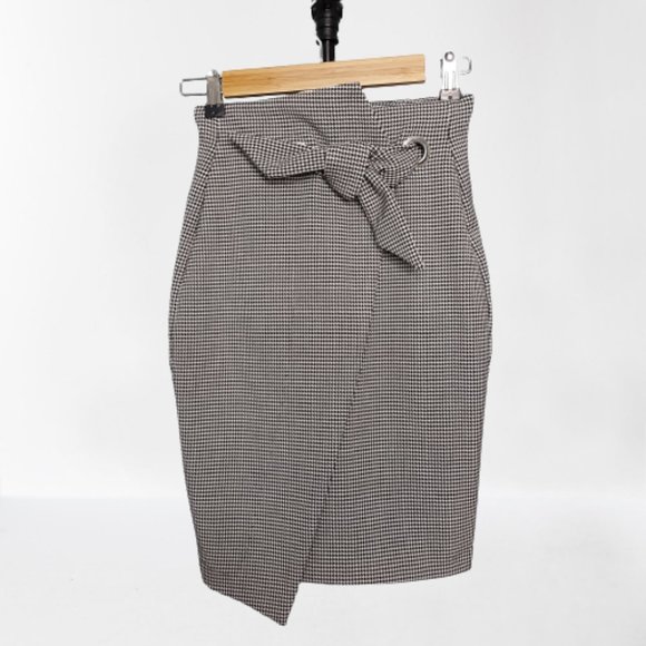 H&M Dresses & Skirts - H&M Asymmetrical Houndstooth Pencil Skirt with Faux Wrap Detail